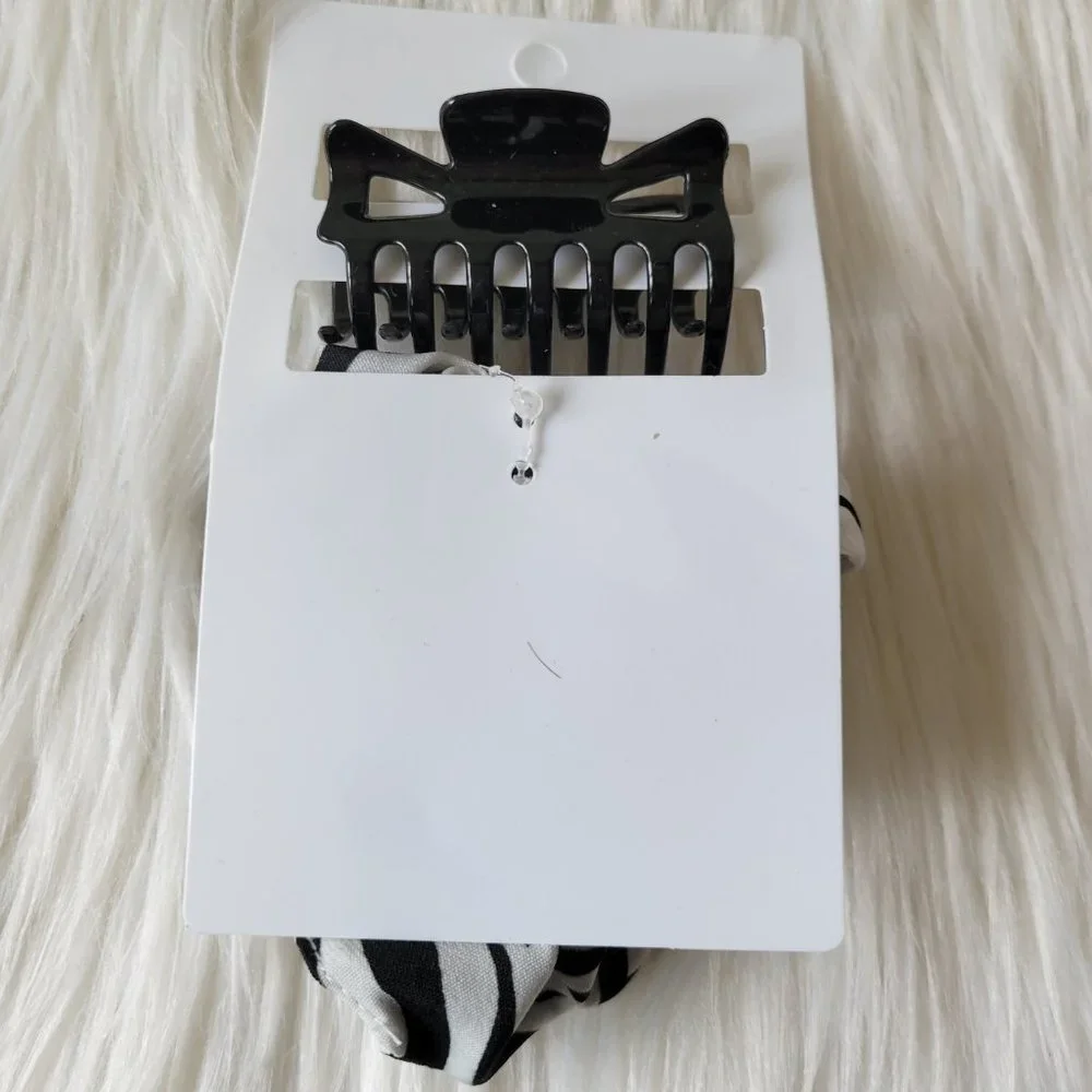 Black & White Accessories Set